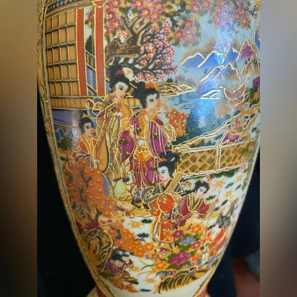 Royal Satsuma Vase Gold Embossed Moriage Geishas & Garden 12